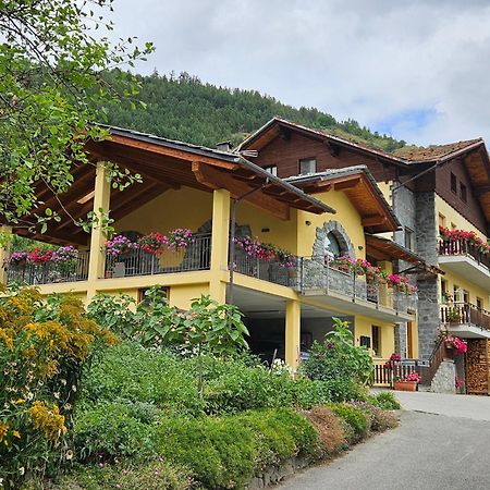 Rayon De Soleil Cir 0016 Allein Aosta Dış mekan fotoğraf